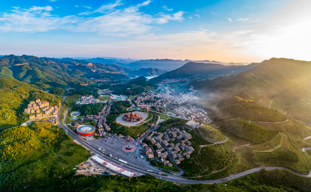 不止19℃凉风:乌蒙山城六盘水的四季旅居新答卷