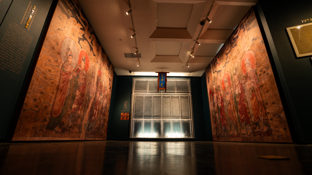 《万古光辉》:从展场到纸页,读懂千年古刹广胜寺