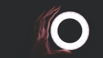 木林森拟收购低空经济资产，实控人四年累计套现超15亿元