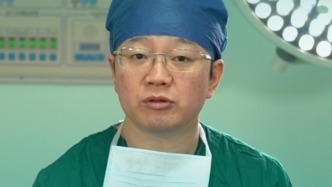 多指6個月就能手術？能不能等孩子大了再