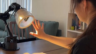 蘋果自研“AI機器人”來了！萌萌的臺燈隱藏著巨大的野心？