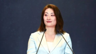 接班這一年，宗馥莉越來越像宗慶后了