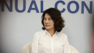 71歲的董明珠，把自己推上牌桌