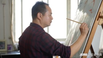 他把自己關進小樓，30年堅持用畫筆與古典人物“對話”