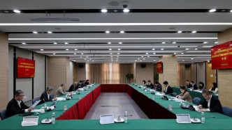 上海交易集團黨委召開深入貫徹中央八項規定精神學習教育讀書班暨黨委理論學習中心組學習會