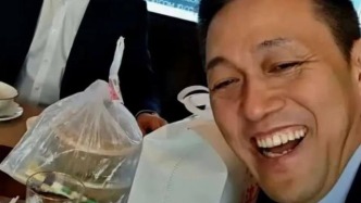 李斌和劉強東一起吃外賣上熱搜，蔚來市值較高點蒸發近4000億港元