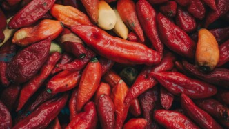 充能又上头，一文读懂辣味休闲食品行业趋势