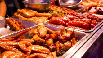 “贵是原罪”，各路草莽围攻卤味巨头