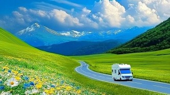 等闲识得东风面，万紫千红总是春