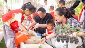 山西夏縣埝掌幼兒園開展“春來夏都、綠滿校園”活動