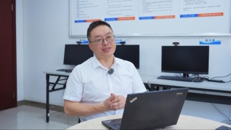 “數(shù)據(jù)偵探”守護(hù)云安全 ——記全國(guó)勞模、中國(guó)電信四川公司智能云網(wǎng)業(yè)務(wù)運(yùn)營(yíng)中心系統(tǒng)維護(hù)工程師胡杰