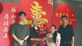 曾經(jīng)非常叛逆、成績在班里一直倒數(shù)的兒子，竟然考上了大學
