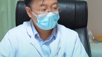 媽媽就是奔著不植皮來的，覺得在身上割一塊太殘忍