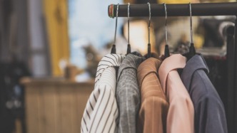 周成建回歸，美邦服飾補課