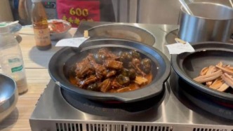 一酱成菜、人均60元，从武汉跑出的黑鸭煲能火起来吗？