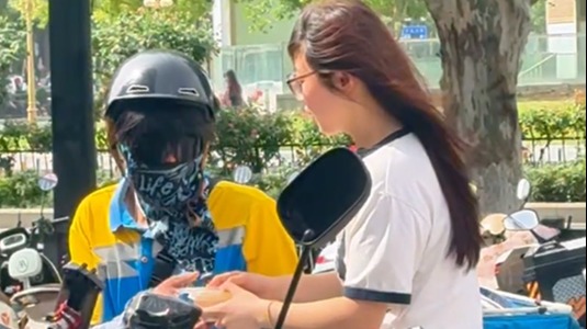 杭州00后女生用奶茶和紙條暖哭小哥，網友：好暖的社牛！