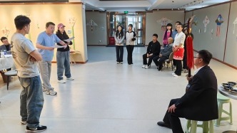 省文化馆组织专家团队赴武威市创排提升拟申报群星奖作品