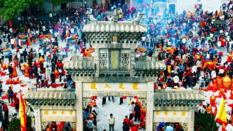 半江碧波，一城风华。这里是龙母故乡、崇德之城——德庆！