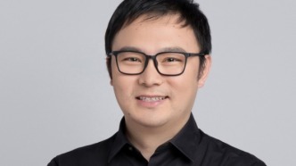 IEEE專家委員胡凝：消解AI幻覺“陰影”，洞見“超級個體”價值錨點