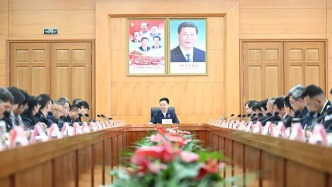 王君正与新任职干部集体谈话