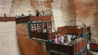 為什么越來越多景區(qū)，把C位留給了書店？