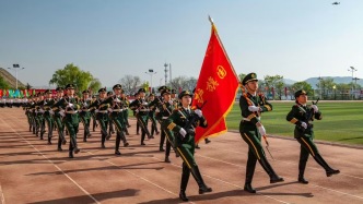 【我們蘭大人】左手執旗右手寫詩——專訪國旗護衛隊隊長張清樺