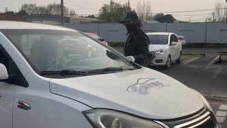 轧出来的天：驾校女教练的生存叙事