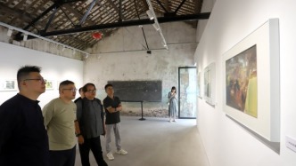 江蘇蘇州：“夏序初芒”張曦水彩作品展在稻美術(shù)館開(kāi)幕
