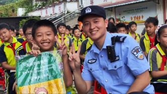 平安鐵路伴你行！佛山鐵警開展“5.26我愛路”主題宣傳活動