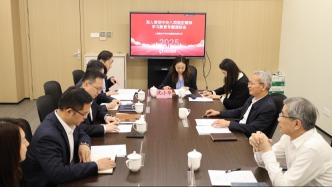 上海交易集團黨委書記、董事長余旭峰赴基層單位開展深入貫徹中央八項規定精神學習教育專題調研