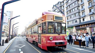 全省首列氫能源文旅有軌列車亮相長春紅旗街！
