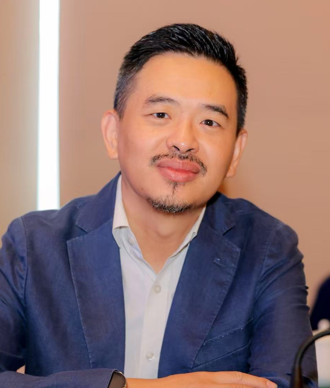 利用城市存量空间建设足球场地_周穗安：将引入更多微型足球场 普及下楼即踢球理念_城市更新行动建设足球场地