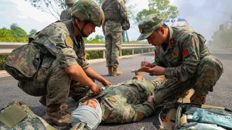 联教联训！火箭军某部组织驻地基干民兵挂钩训练