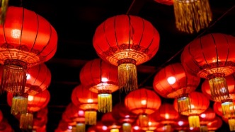 景區里掛紅燈籠，誰研究出來的？