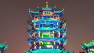 黃鶴樓中吹玉笛，江城五月落梅花 