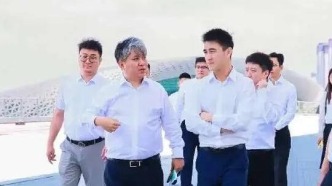 王思聰退出，何猷君接盤，這場(chǎng)二代交接背后藏著什么？