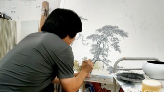 见瓷如面·人物 | 传奇：高三男生辍学准备流浪地球，遇名师三叩九拜掌握绝学