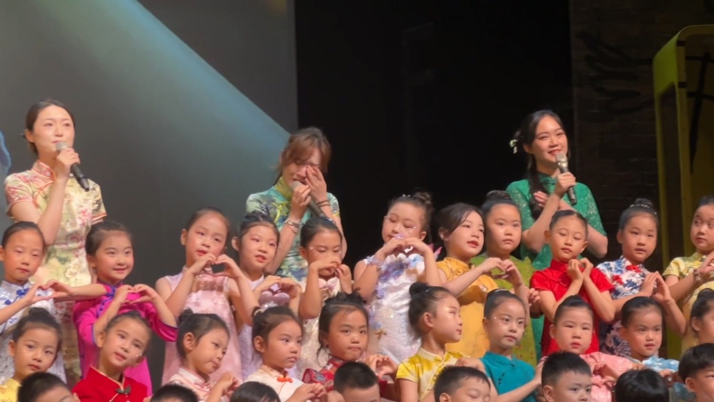 當(dāng)我們同唱起一首畢業(yè)歌