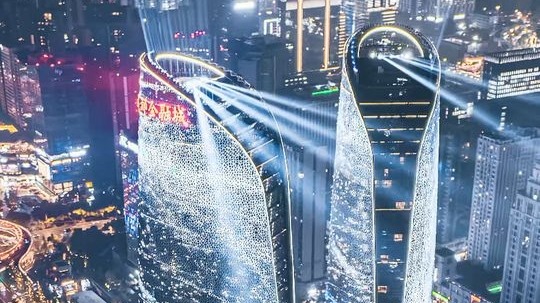 成都双塔浪漫，夜景灯光秀，我陪你去看