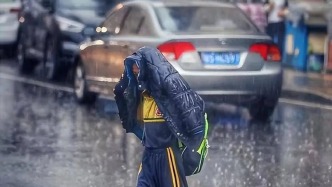 法治热点|男孩暴雨中被网约车扔下，临走时还说“谢谢叔叔”......