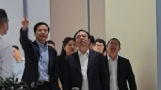 小米和比亚迪要联姻？雷军和王传福现身工厂