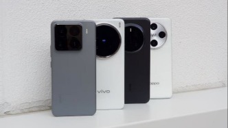 從功能機(jī)到智能機(jī)：手機(jī)外觀為何“越玩越?jīng)]活”了？