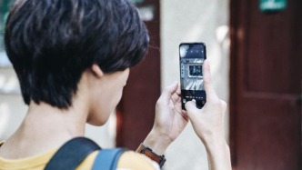 縣城手機(jī)店，消失于街頭