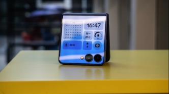 深度体验三星Z Flip7 120小时：小折叠真的站起来了？