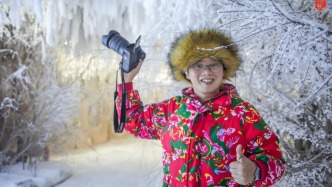 當(dāng)全國(guó)多地被40℃高溫炙烤時(shí)，我卻在吉林玩雪、潑水、看霧凇