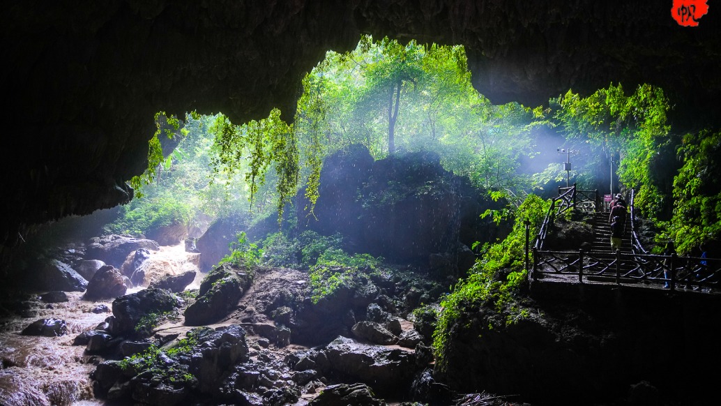 探秘廣西通靈大峽谷，瀑布飛瀉、溶洞神秘，被譽為地球最美的傷痕