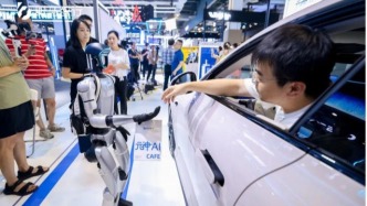 WAIC 2025：一群汽车秀起了智商