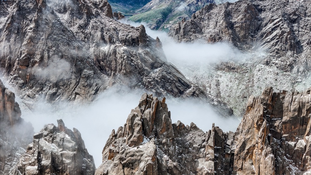 探秘川西秘境蓮寶葉則，奇峰異石云霧繚繞，被譽(yù)為天神的后花園