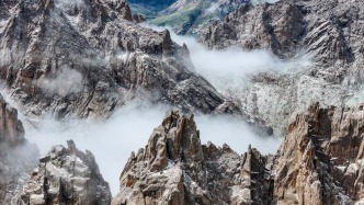 探秘川西秘境蓮寶葉則，奇峰異石云霧繚繞，被譽(yù)為天神的后花園