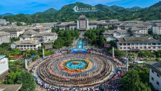 万人水鼓擂响团结曲，剑河“六月六”舞出民族同心圆！